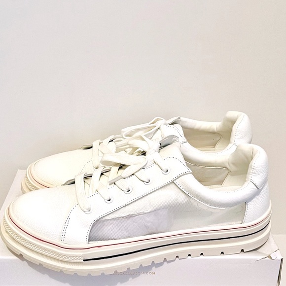 Jessica Simpson Women’s White Jayxe Leather Sneakers - Picture 1 of 7